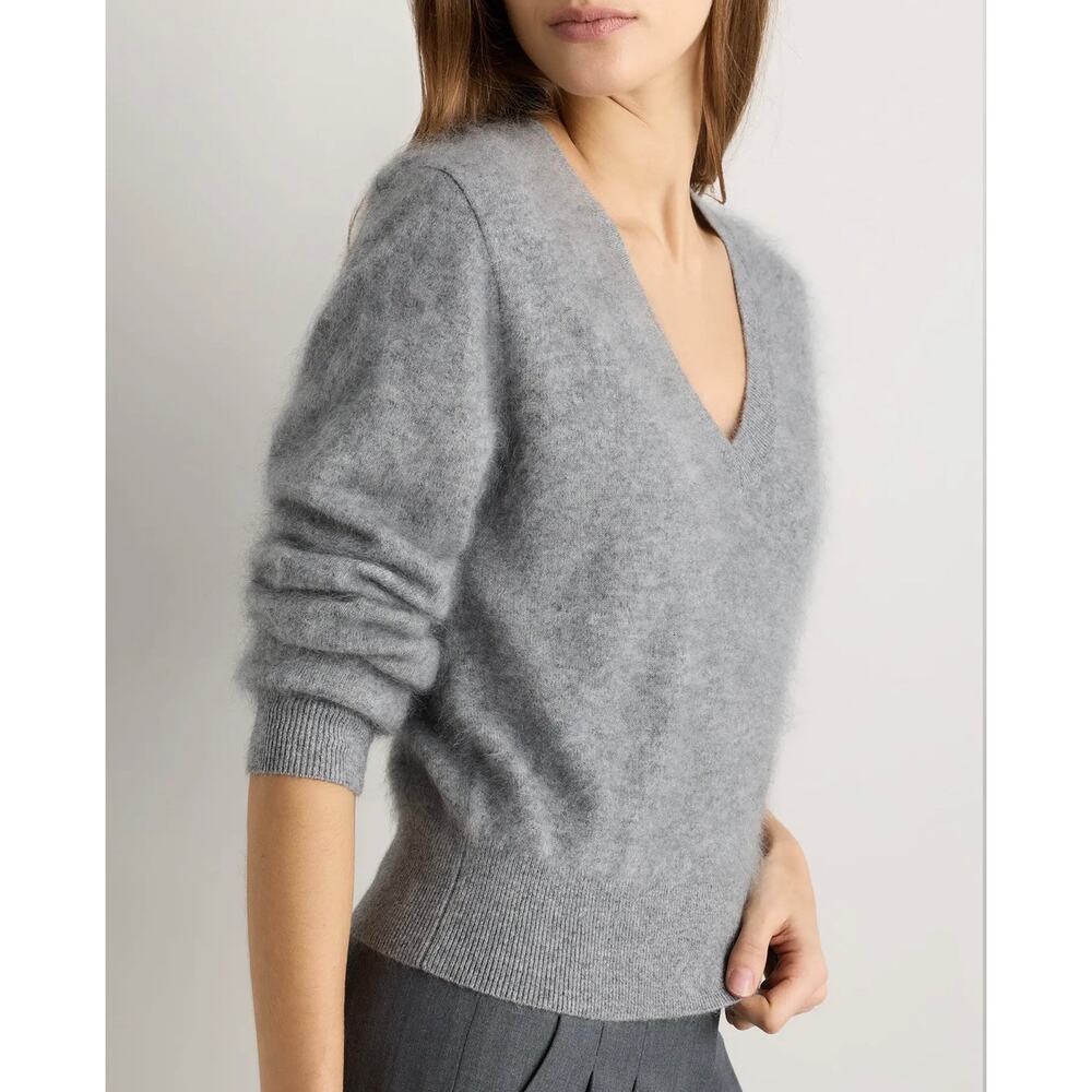 Quince NWOT 100% Mongolian Cashmere Brushed V-neck Sweater in Heather Gray Sz L - Picture 8 of 8